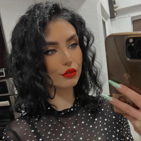 EvieBloomx avatar