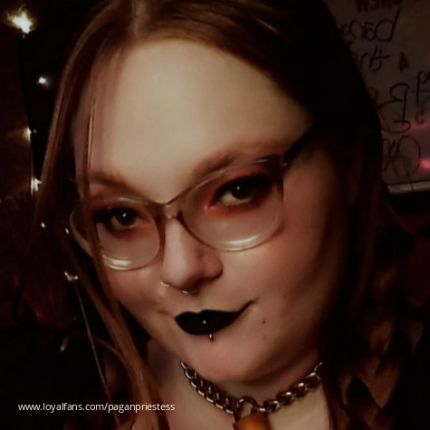 Pagan Priestess avatar