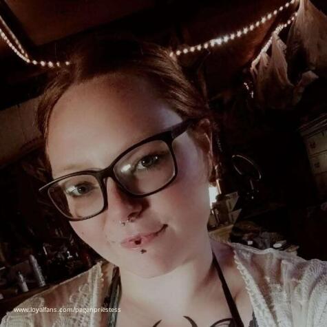 Pagan Priestess avatar