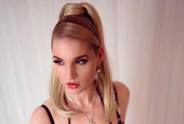 Friends share a BBC - Bonni Gee Official Profile | www.Loyalfans.com