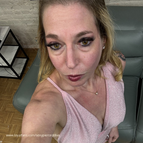 sexypierceddiva avatar