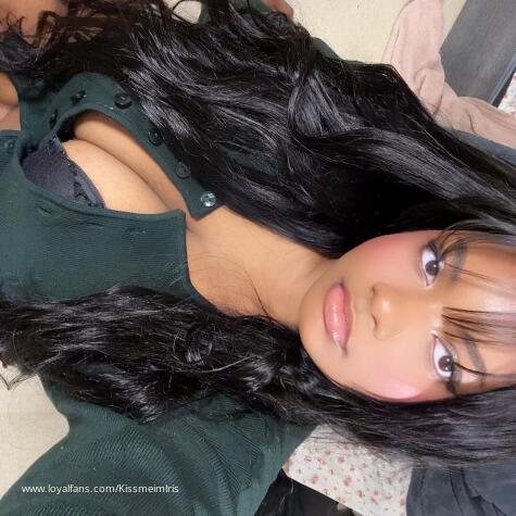 Kissmeimlris avatar