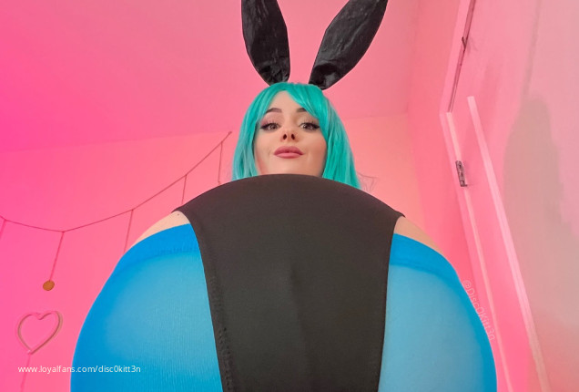 Having a little too much fun in my promos these days 😆 - Disco Kitten