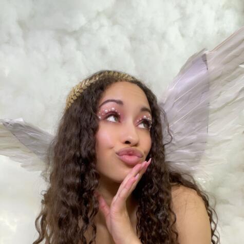GoldenKittee avatar