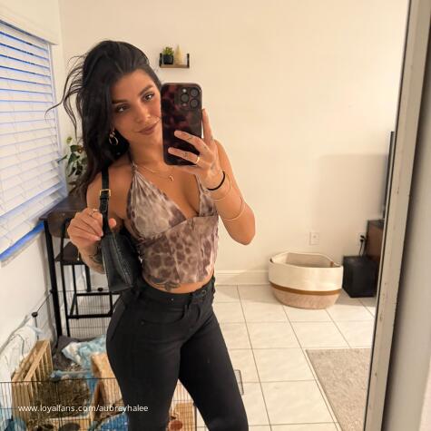 AubreyHalee avatar