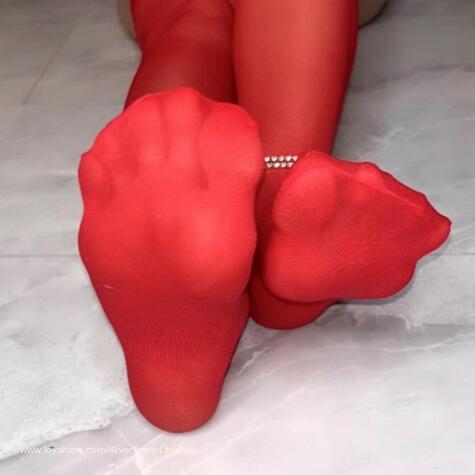 4EverPrettyLittleFeet avatar