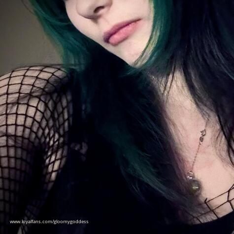 GloomyGoddess avatar