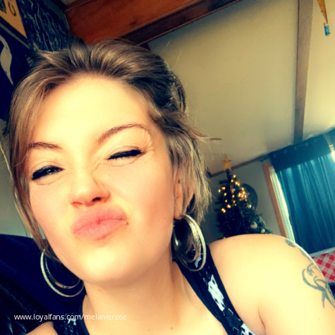 MelanieRose27 avatar