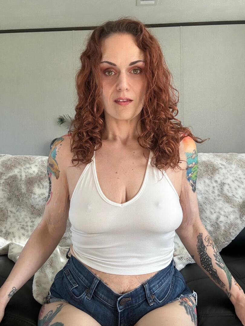 Heather Amethyst’s Official Social Fan Page LoyalFans