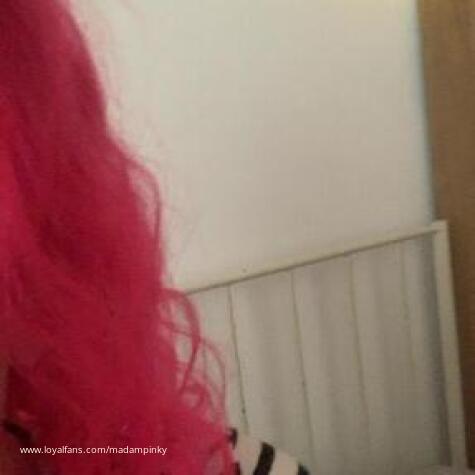 MadamPinky avatar