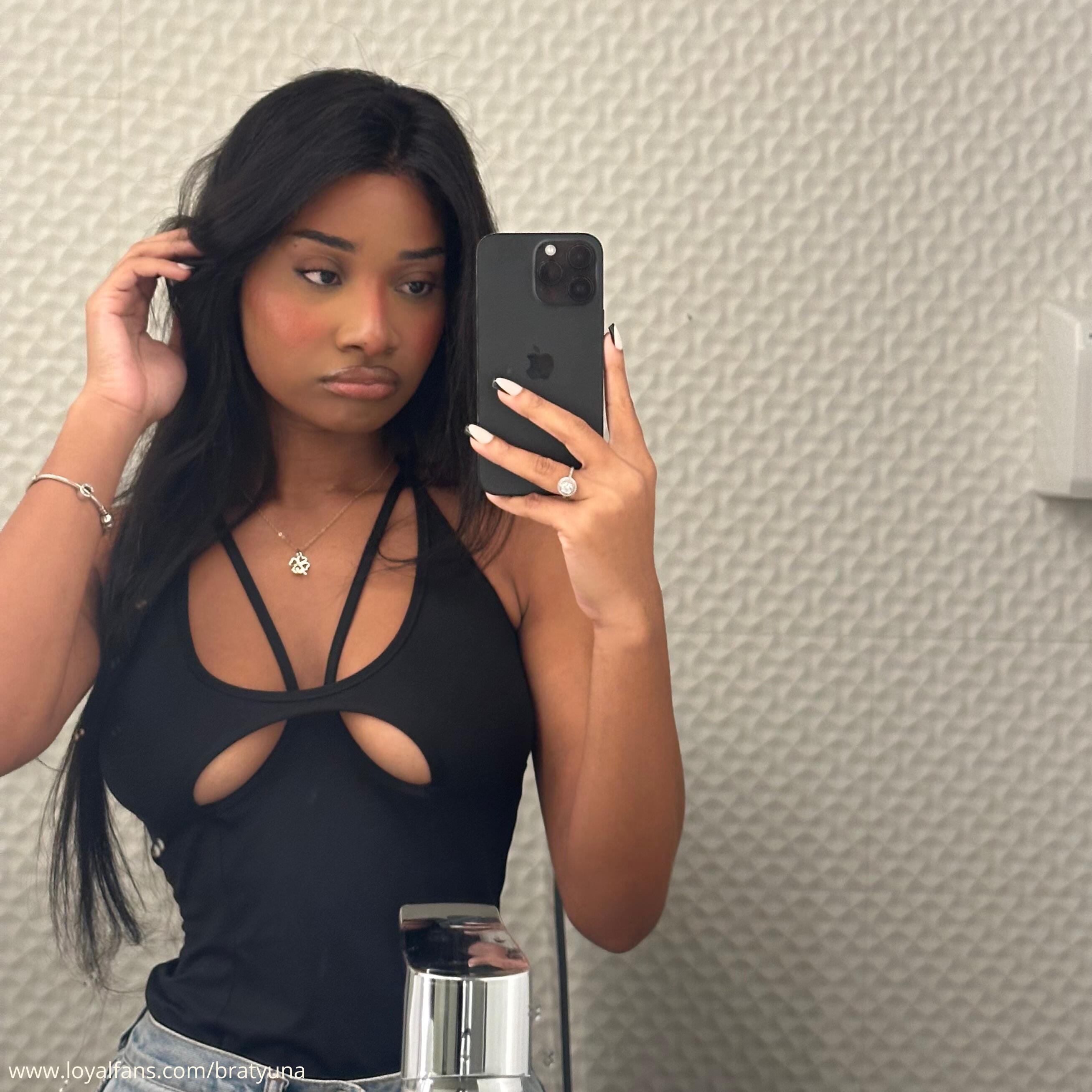 Yuna B's videos and clips Official account LoyalFans