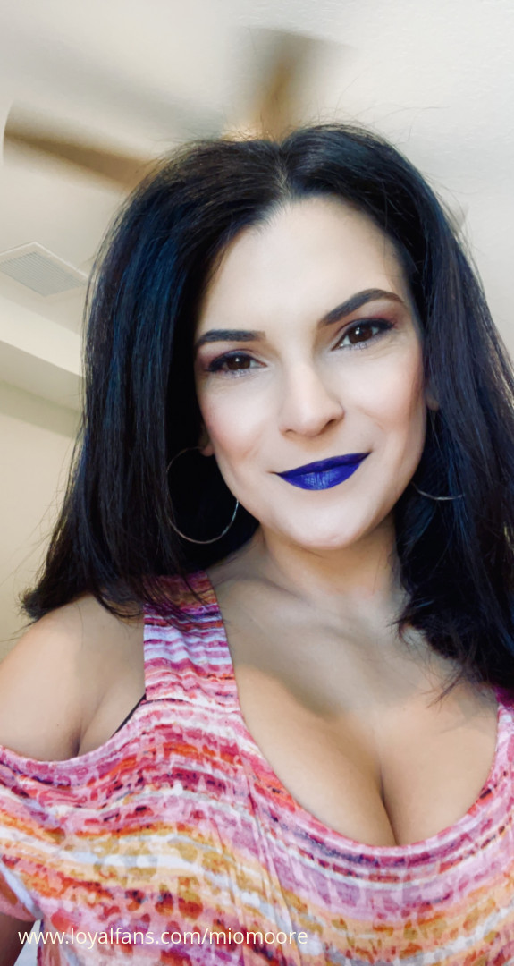 Mio Moore's videos and clips | Official account | LoyalFans