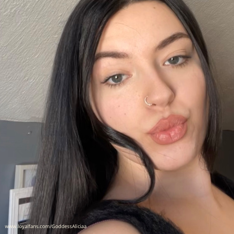 GoddessAliciaa's videos and clips | Official account | LoyalFans