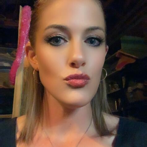 MidNiteMilf avatar