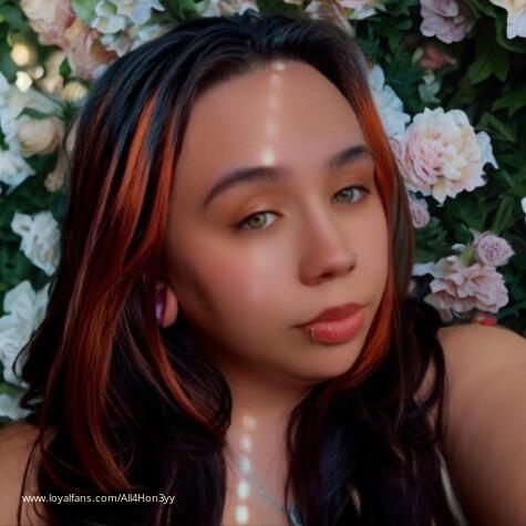 Princess HoneyyBlossom avatar