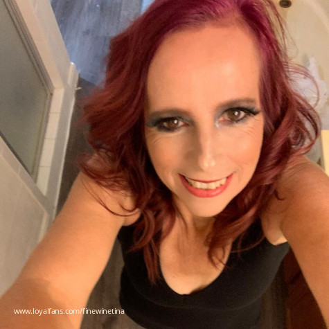 Charming Peach Goddess 's videos and clips | Official account | LoyalFans