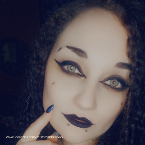 Mistress Blu Moon avatar