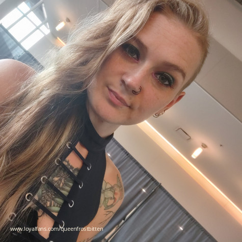 Queenfrostbitten’s Official Social Fan Page | LoyalFans