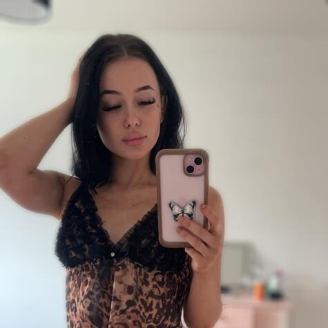Goddesscherry22 avatar