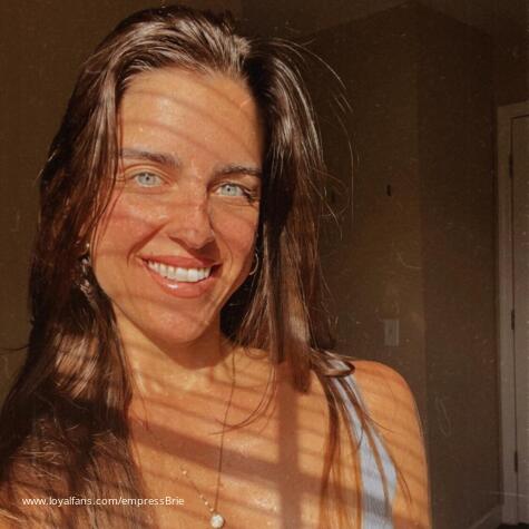 Your Empress Brielle avatar
