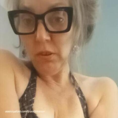 Naughty MILF Nextdoor Grace Dickerson avatar
