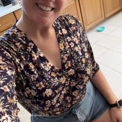RosieRed13579 avatar
