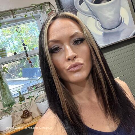 SatinSovereign27 avatar