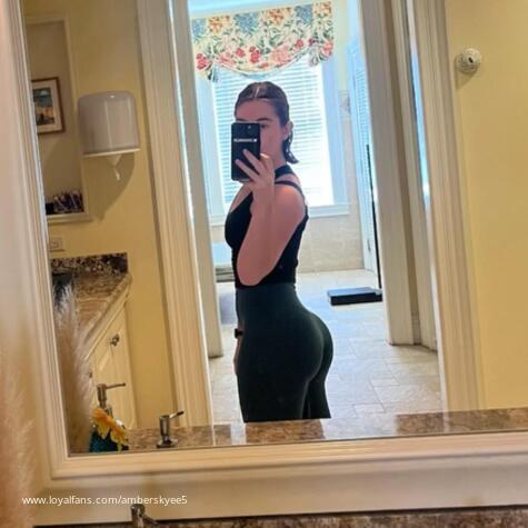 AmberSkyee5 avatar