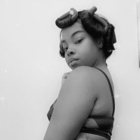 Sinfulhoneii avatar