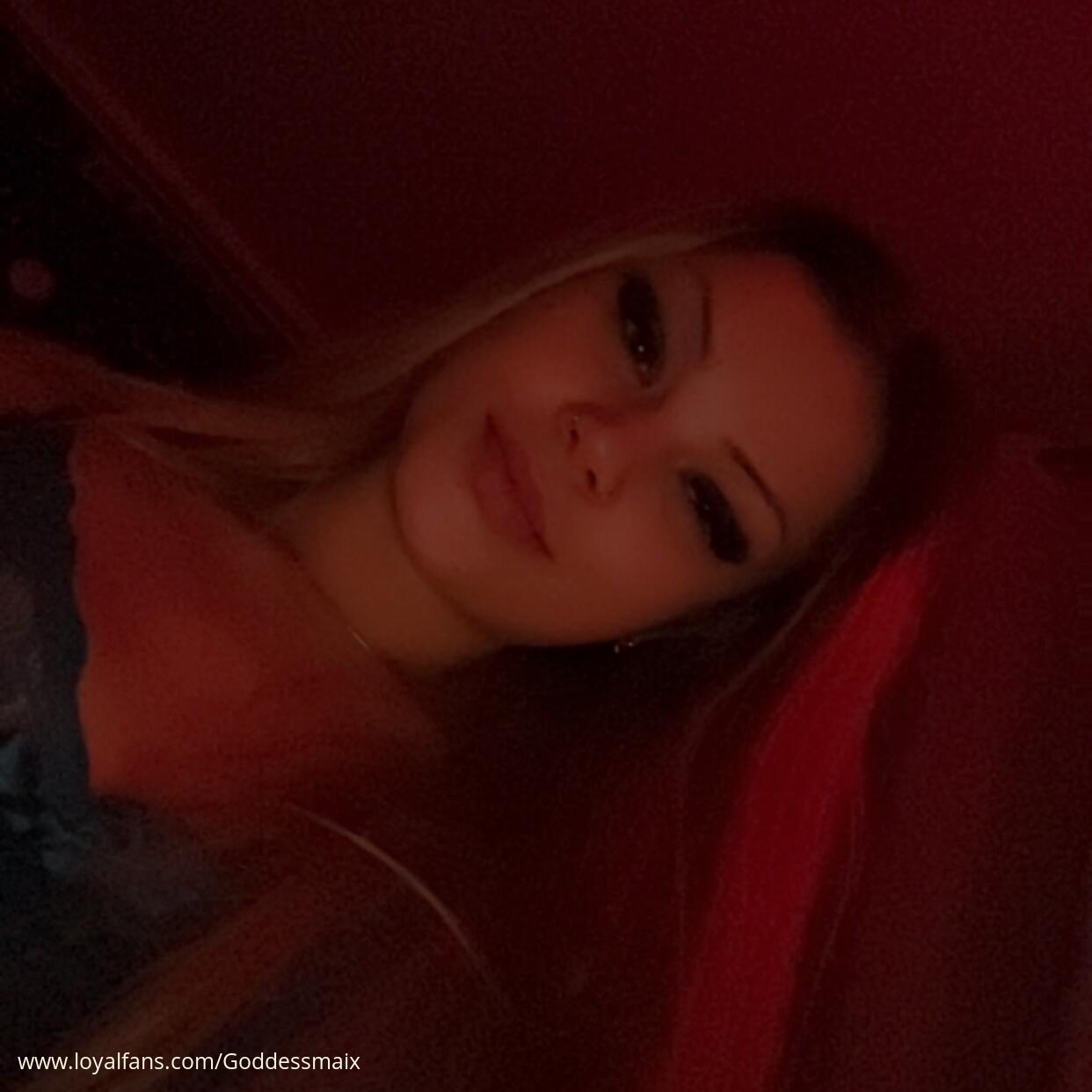 Goddess Mai x's videos and clips Official account LoyalFans