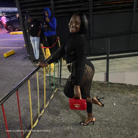 Femdomcrissy avatar