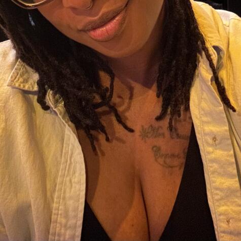 Goddessella224 avatar
