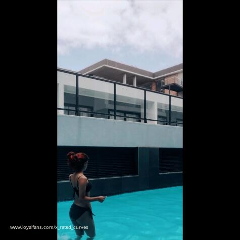 X rated curves avatar