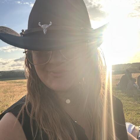 EllouiseBee333 avatar