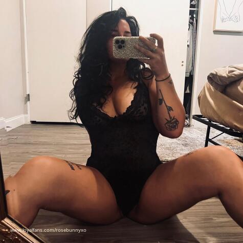 Rosebunnyxo avatar