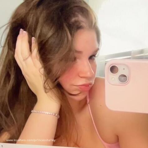 Pr1nsessha1ley avatar