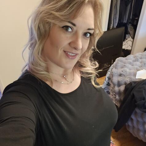 MommyLuxxxe avatar