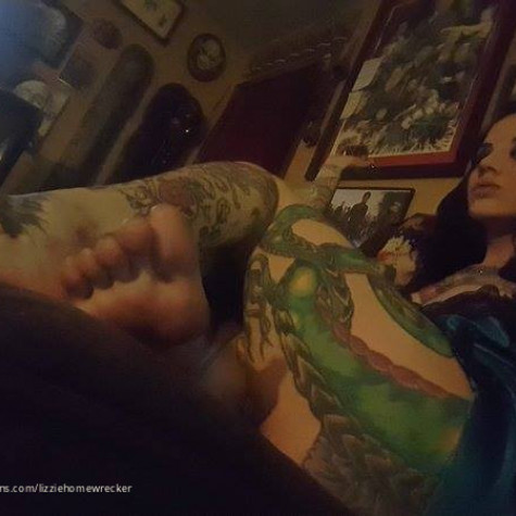 Lizzie HomeWrecker avatar