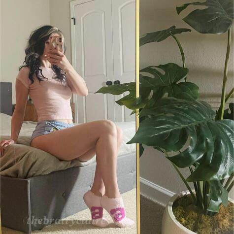 TheBrattyClaire avatar