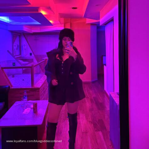 Bluegoddessstoned avatar