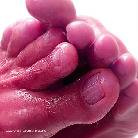 unfeettered avatar