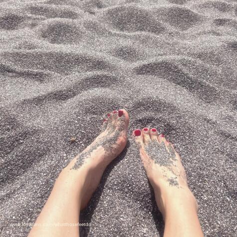At Rhiannons feet avatar