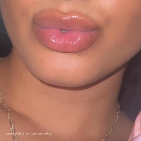 Princesss Ellaaa avatar