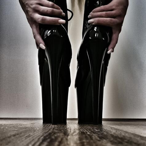 Mistress Mara A avatar