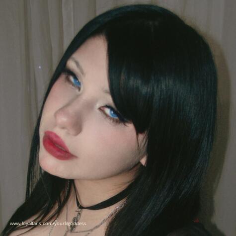 yourlilgoddess avatar