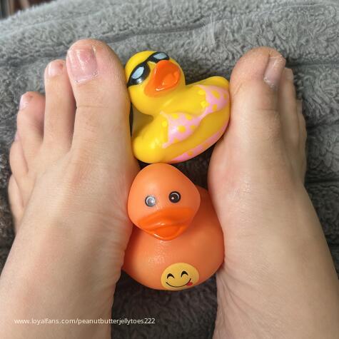 Peanutbutterjellytoes avatar
