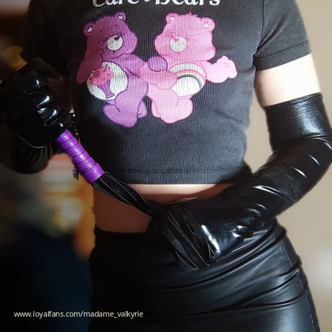 MadameValkyrie avatar