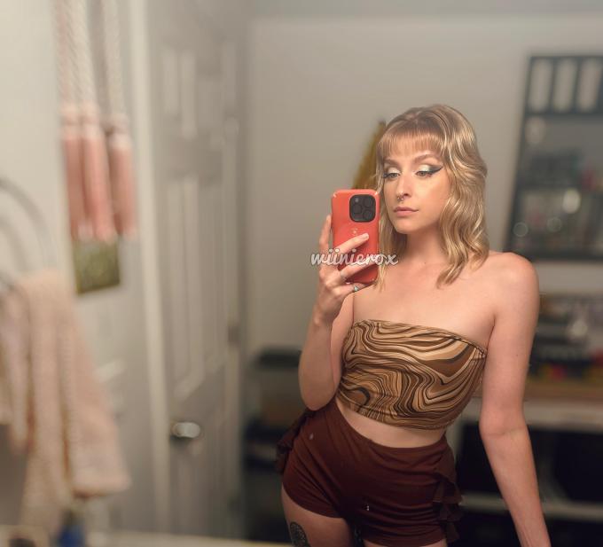 Wiinierox’s Official Social Fan Page | LoyalFans