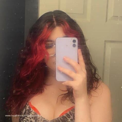 Kittyyyxoxx avatar