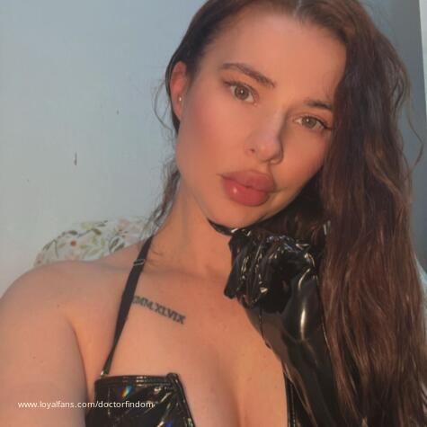 DOCTOR of findom therapy debt spit foot avatar